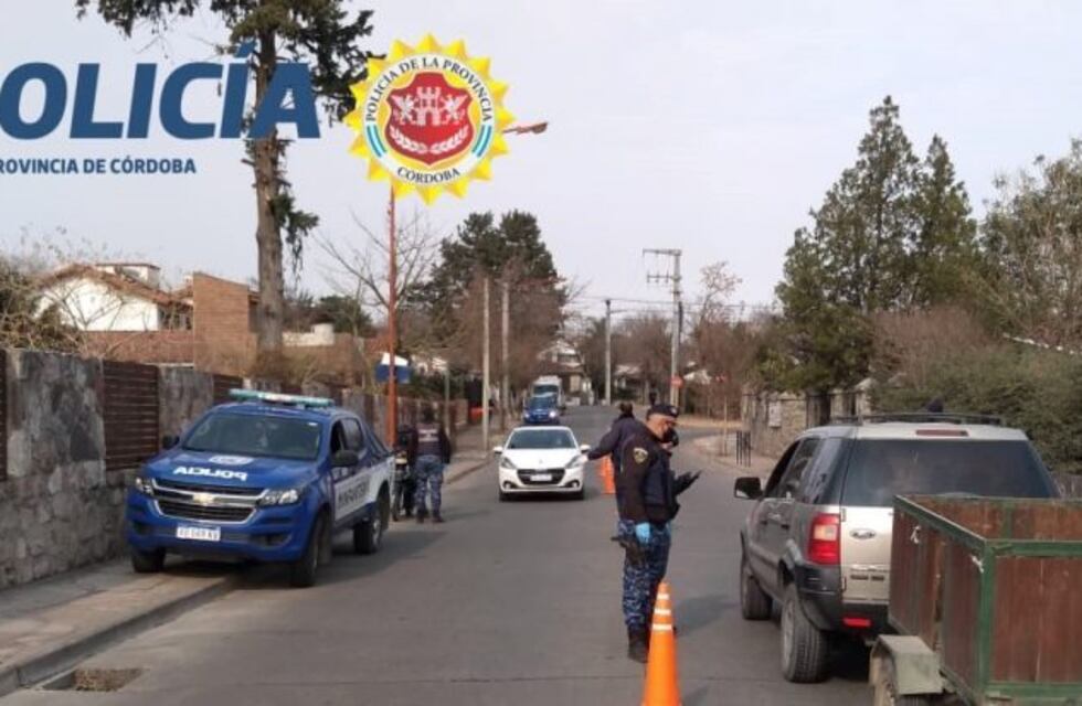 Control policial en el Puente Mansilla de Carlos Paz