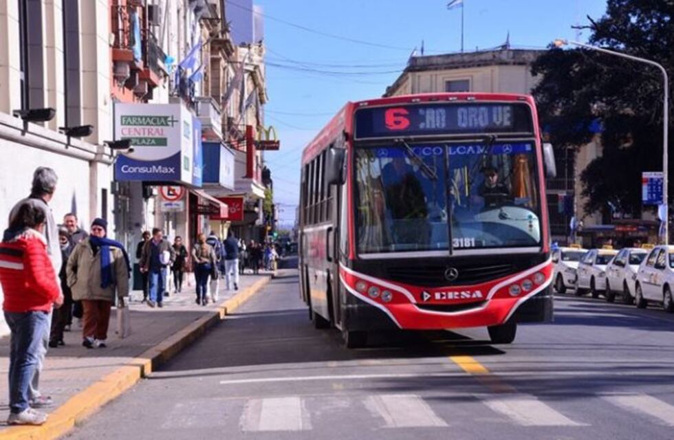 Continúa la restricción en el servicio de colectivos en Paraná