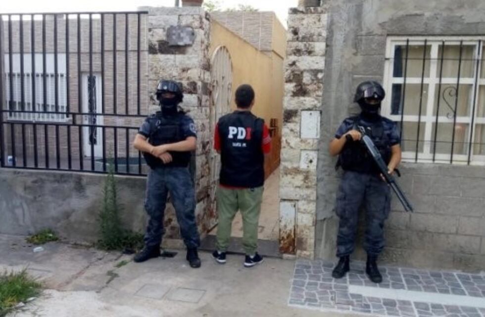 Imputaron al líder de una banda que usurpaba casas en zona sur
