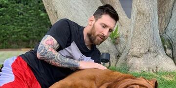 La tierna imagen de Messi junto a Hulk, su mascota\u002E (Instagram)