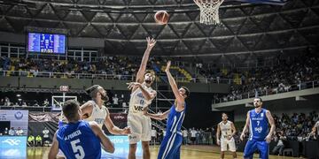 Buena tarea de Luis Scola y Marcos Delia en la victoria de Argentina ante Paraguay en La Rioja\u002E