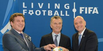 Macri fue distinguido por la FIFA por sus aportes al fútbol mundial