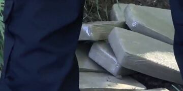 Arrojaron paquetes de droga tras una persecución