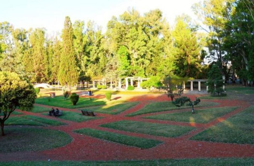 Recuperación del Rosedal: este sábado termina con la plantación de cien ejemplares
