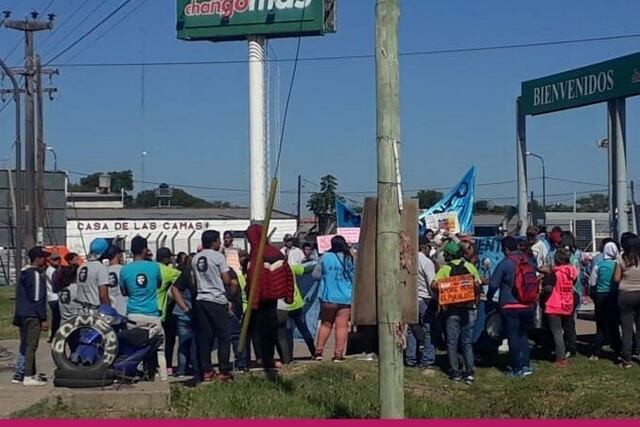 Barrios de pie llegó hasta el Walmart para inspeccionar precios