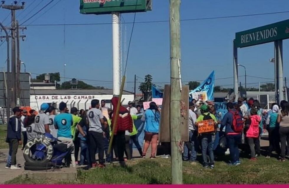 Militantes de Barrios de pie controlaron varios supermercados en el Circuito Cinco