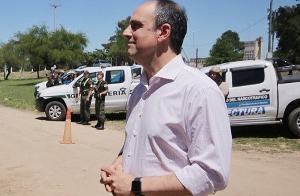 Corral pidió que parte de la deuda de Nación se pague con una dotación de agentes federales