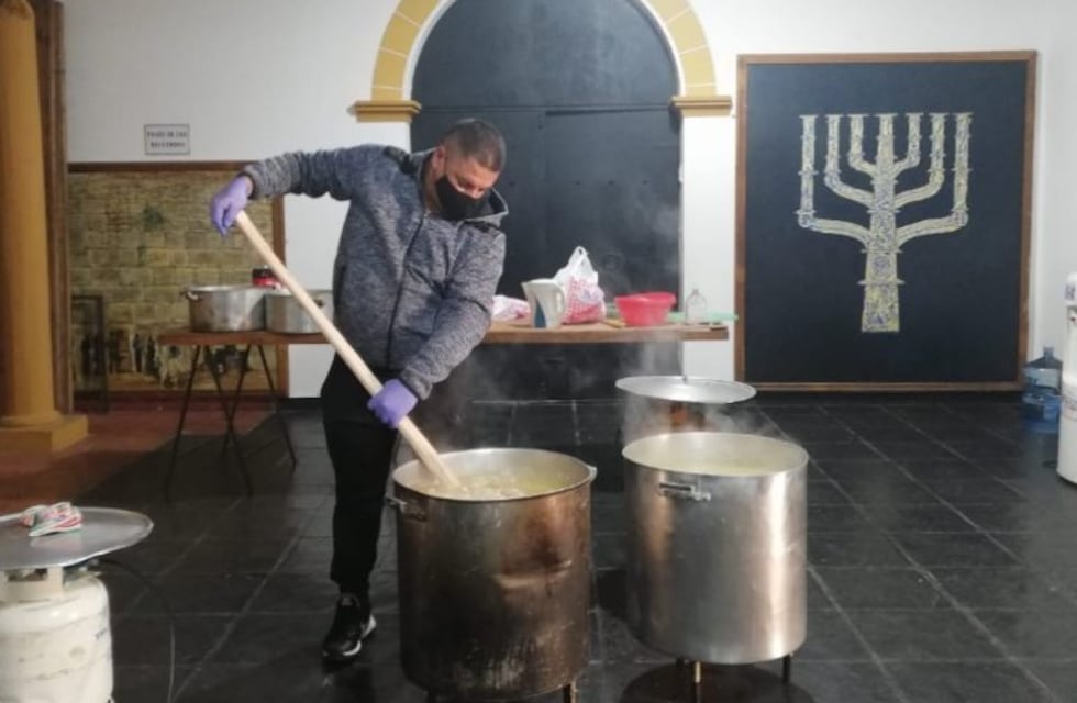 Locro solidario de la Comunidad Israelita con apoyo municipal para los barrios San Onofre y Chacra 181