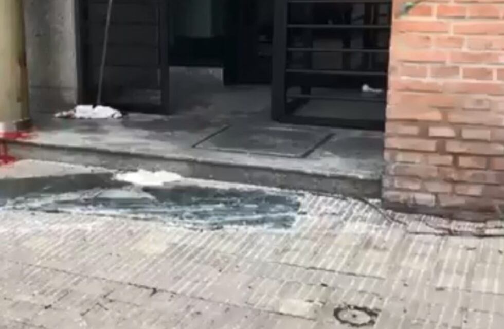 Sigue delicada la portera golpeada por un blindex en la cabeza durante el temporal de viento