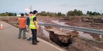 Continúa el corte en la ruta 237 entre las localidades de Arroyito y Picún Leufú
