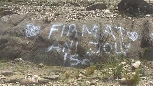 Turistas aparentemente de Firmat pintaron piedras en la reserva del Cerro Champaquí\u002E (Walter Gómez-Radio Stylo)
