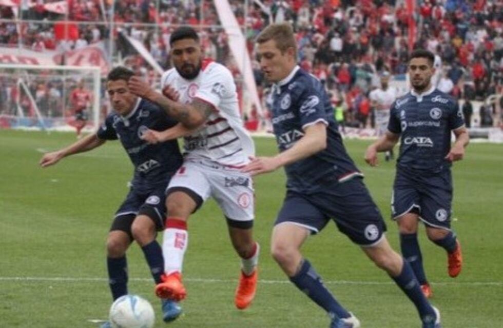 Copa Mendoza: Independiente Rivadavia y Huracán LH, esta noche paralizan todo