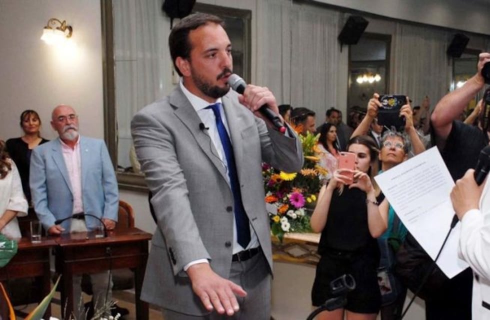 Luciano Di Nápoli asumió como intendente de la ciudad de Santa Rosa
