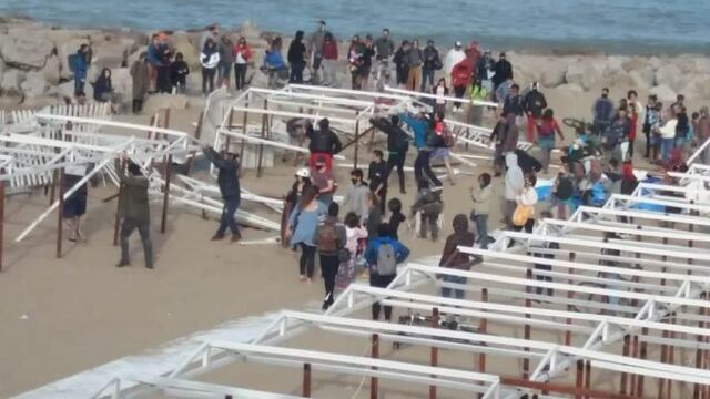 Vecinos protestaron por falta de espacio público en playas: quitaron un cerco y carpas de Perla Norte (captura de pantalla)