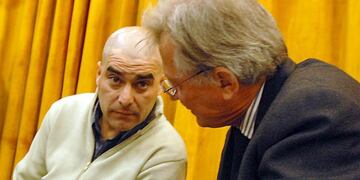 DYN31\u002EJPG - DYN31, NEUQUEN 19/06/08, EL EX POLICIA DARIO POBLETE, IMPUTADO COMO AUTOR DEL HOMICIDIO DE CARLOS FUENTEALBA, DURANTE LA UNDECIMA JORNADA DEL JUICIO POR EL CRIMEN DEL PROFESOR\u002E FOTO:DYN/DIARIO RIO NEGRO\u002E neuquen dario poblete juicio juicios orales oral maestro asesinado juicio juicios asesinato homicidio maestro imputados homicidas asesino