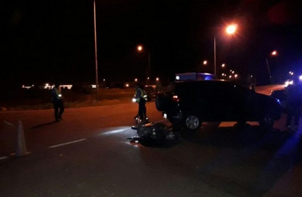 Dos personas murieron tras chocar en moto cerca de la Autopista Rosario-Santa Fe