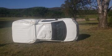 Malagueño: un joven perdió el control de la camioneta y dio varios vuelcos