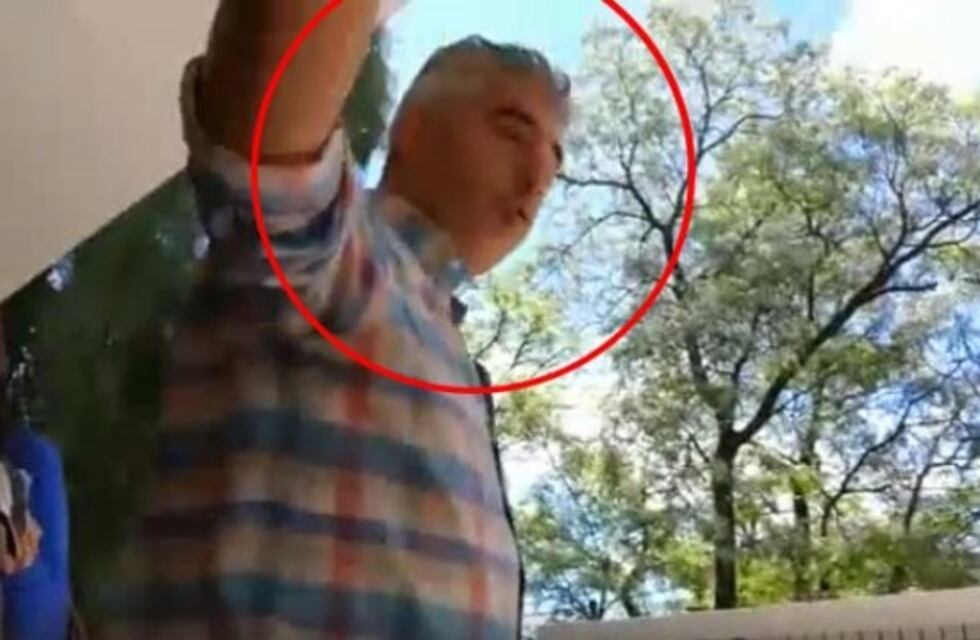 Candidato de Cambia Mendoza agrede a periodista en San Rafael y lo filman