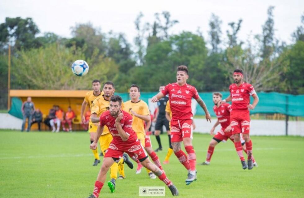 Castelli también está al límite de amonestaciones en Instituto