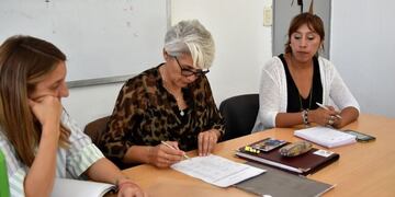 reunión por homenaje a héroes de malvinas