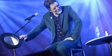 Joaquin Sabina se cayó de un escenario y tuvo que ser asistido de urgencia