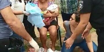 Una mujer dio a luz en la vía pública en la zona oeste\u002E (@PedroLevyok)