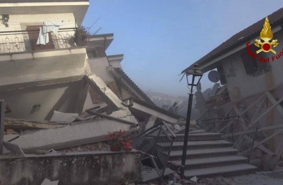 Un fuerte terremoto sacudió el centro de Italia