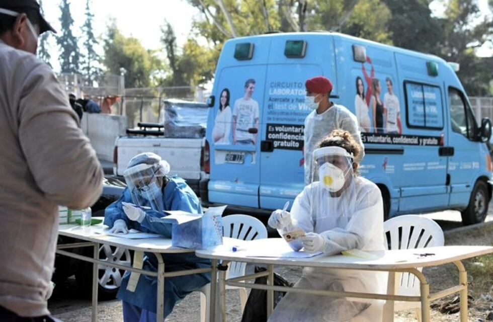 Miércoles récord: 474 casos nuevos y cuatro fallecimientos por coronavirus en Córdoba