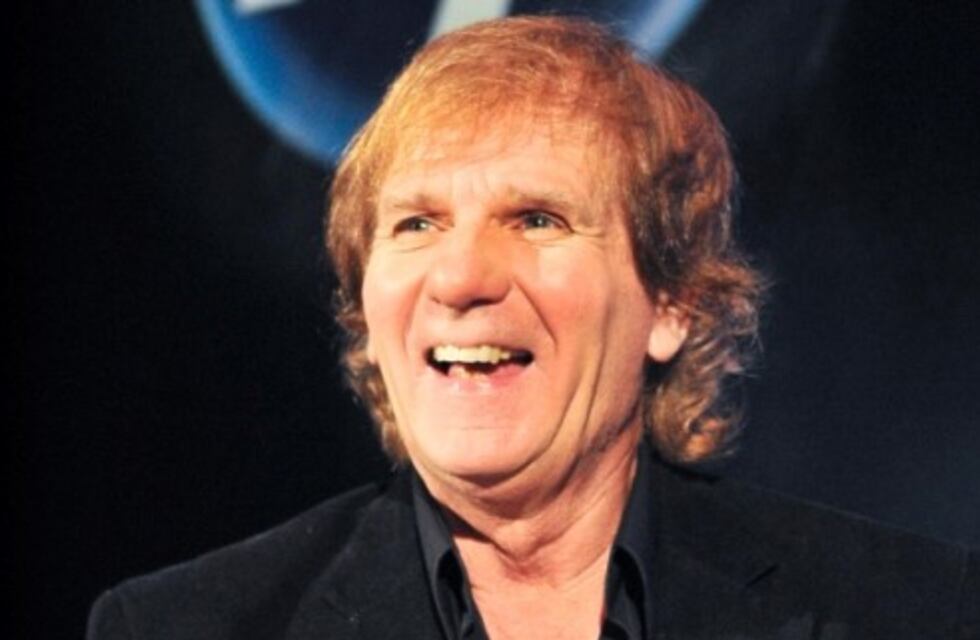 ¡Un papelón! El "Bambino" Veira se puso a bailar rock y terminó en el piso