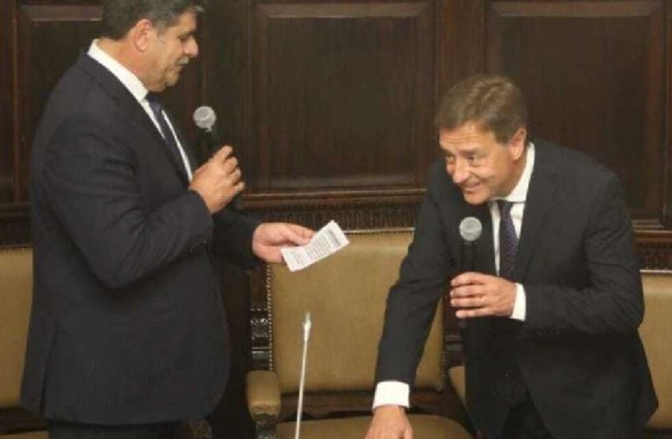 Rodolfo Suárez juró y es el nuevo gobernador de Mendoza