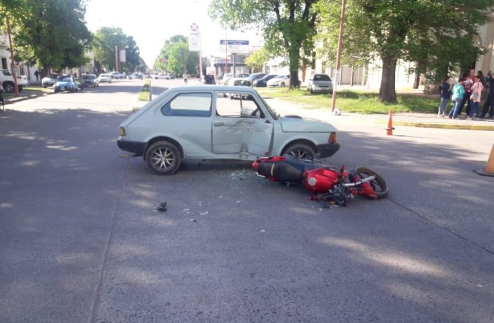 Fuerte choque en Av Mitre y Rauch: un herido