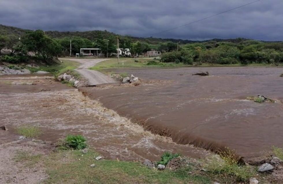 Las intensas lluvias provocaron cortes de rutas y anegamientos