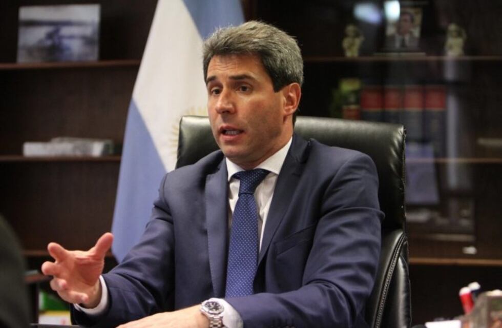 Uñac calificó como "repudiable" el caso de los policías borrachos