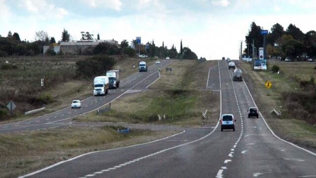 El hombre encontró el curioso artefacto mientras cortaba el pasto.
