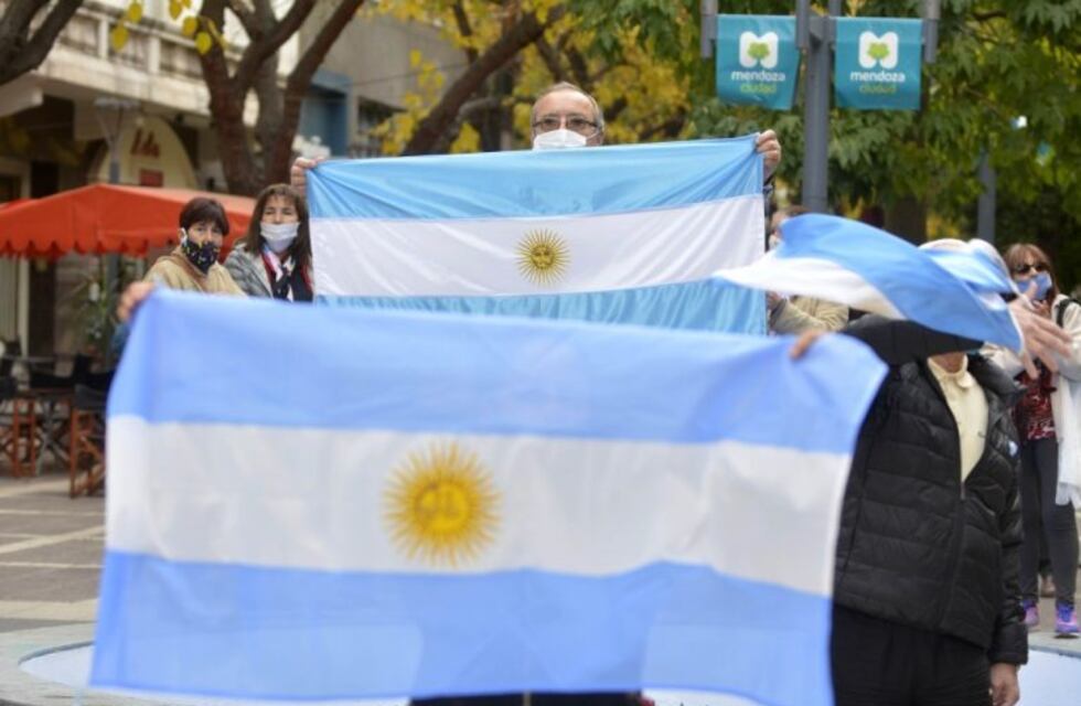 Carlos Paz de unió al "Banderazo" en contra de la expropiación de Vicentín