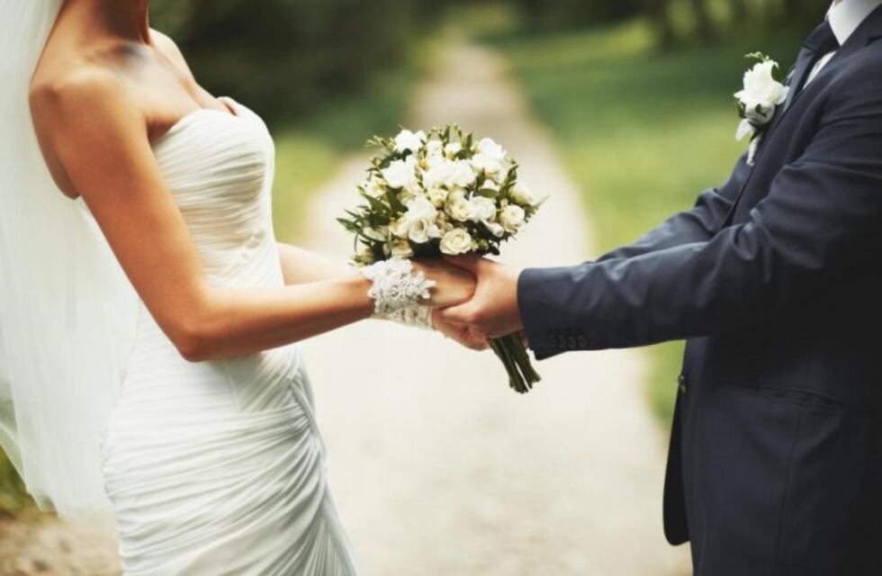 En Reino Unido, un hombre dejó a su esposa para casarse con su suegra 30 años más grande