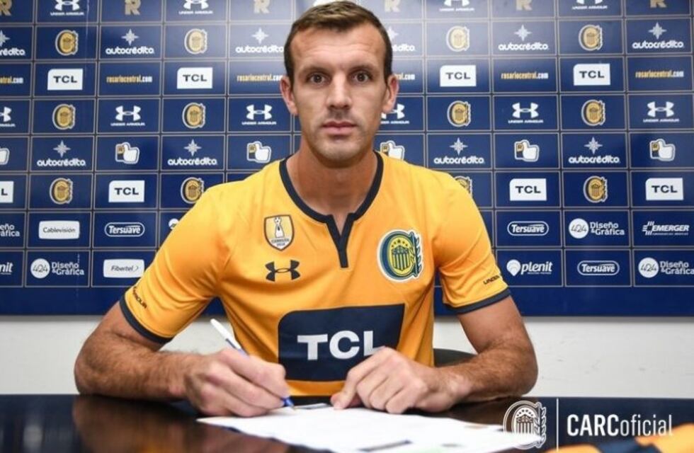 Novaretti firmó contrato y es nuevo futbolista de Central