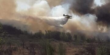 Incendio forestal en Santa María de Punilla\u002E (Foto: Facebook / Bomberos Voluntarios Bialet Massé)\u002E