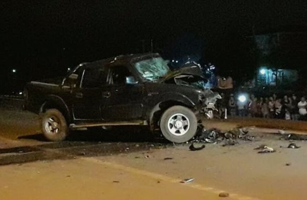 Dos personas fallecieron en un trágico accidente entre dos camionetas