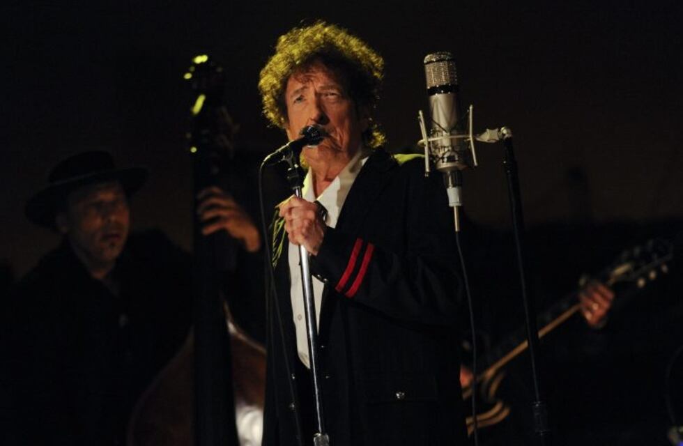 Bob Dylan lanzó "Rough and Rowdy Ways" tras ocho años de silencio