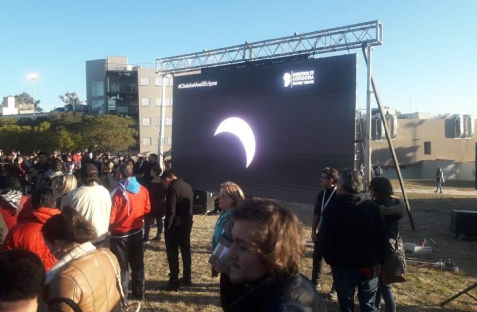 En fotos: así vivieron los cordobeses la previa del eclipse solar