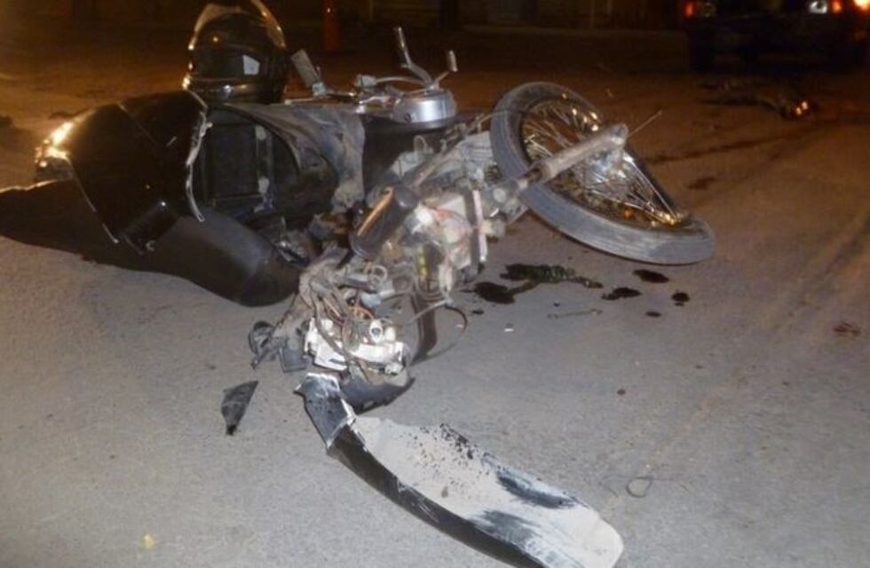 Tragedia en Esquina: murió un chico de 10 años en un choque entre una moto y un camión