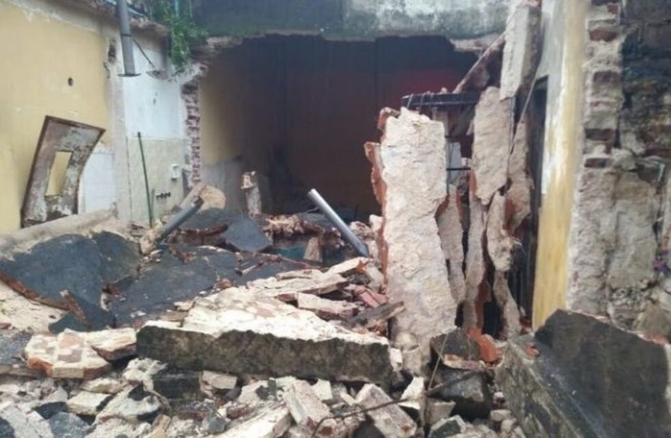 Se derrumbó parte de una casa en zona sur y de milagro no hubo víctimas