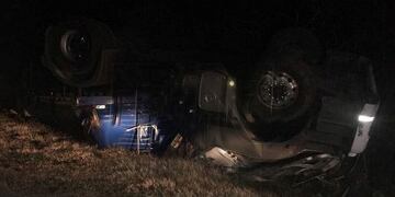 Camion siniestrado muere conductor
