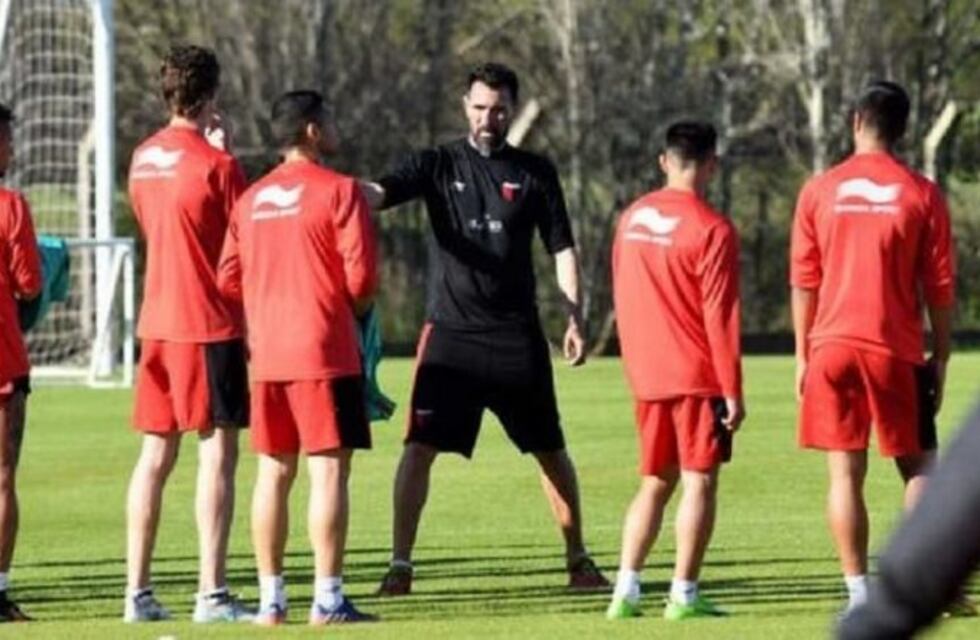 Los futbolistas de Colón ya se entrenan en cinco grupos separados