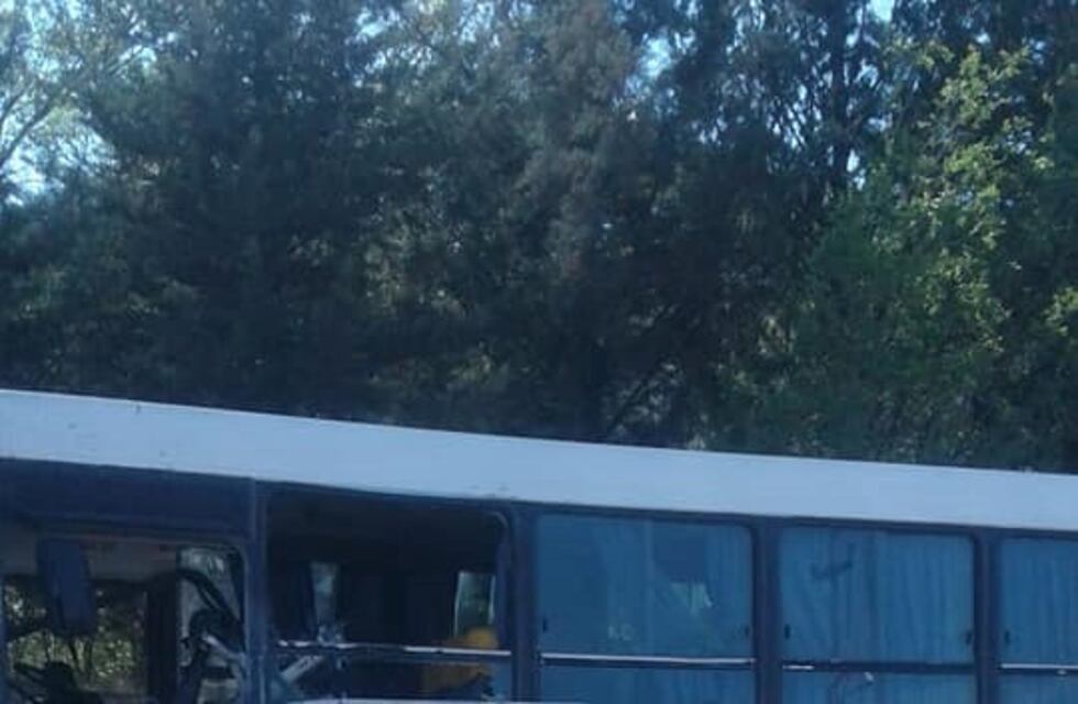 Santa Rosa: una lancha chocó a un colectivo