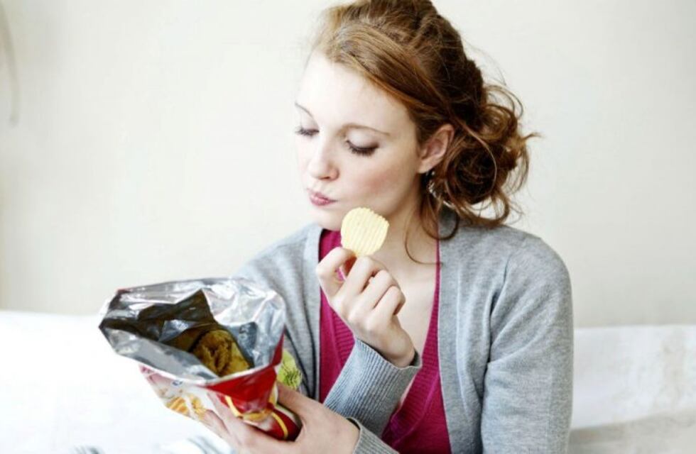 Vivir en ambientes saludables previene atracones de comidas azucaradas y alcohol