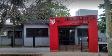 La médica tardó mucho en atenderla: la golpeó y la roció con alcohol