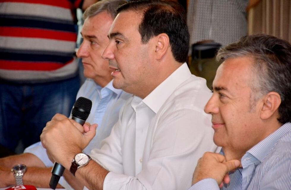 Gobernadores radicales firman convenio para potenciar el turismo