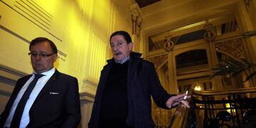 BUENOS AIRES 04/05/15, EL TITULAR DEL GREMIO DE TAXIS, OMAR VIVIANI, SE RETIRA DE LA REUNION QUE MANTUVO CON SUS PARES SINDICALES EN LA SEDE DE UPCN.FOTO.DYN/TONY GOMEZ buenos aires omar viviani Reunion de la mesa chica de la CGT Balcarce cgt oficialista